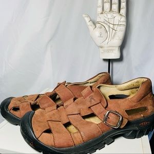 KEEN brown leather fisherman sandals